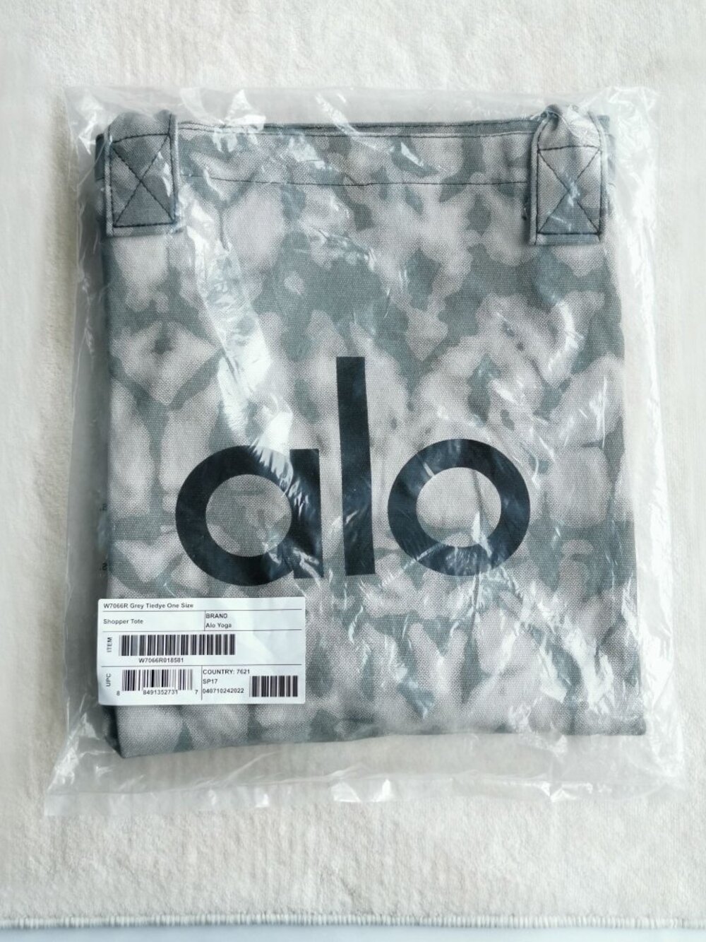 Alo Yoga gray canvas gym bag large travel training carry-on Comes with tag